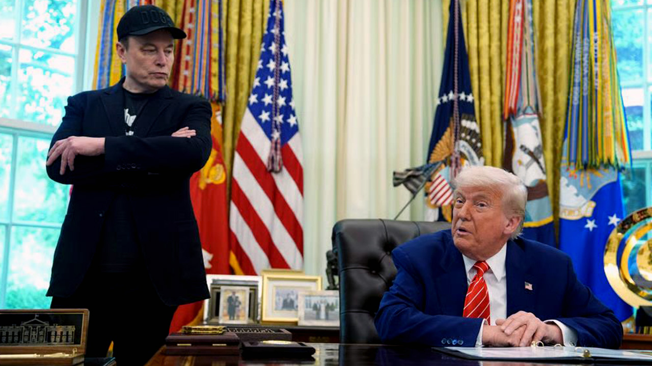 중국, '트럼프와 불화' 머스크 사업 중국 이전할 지에 관심