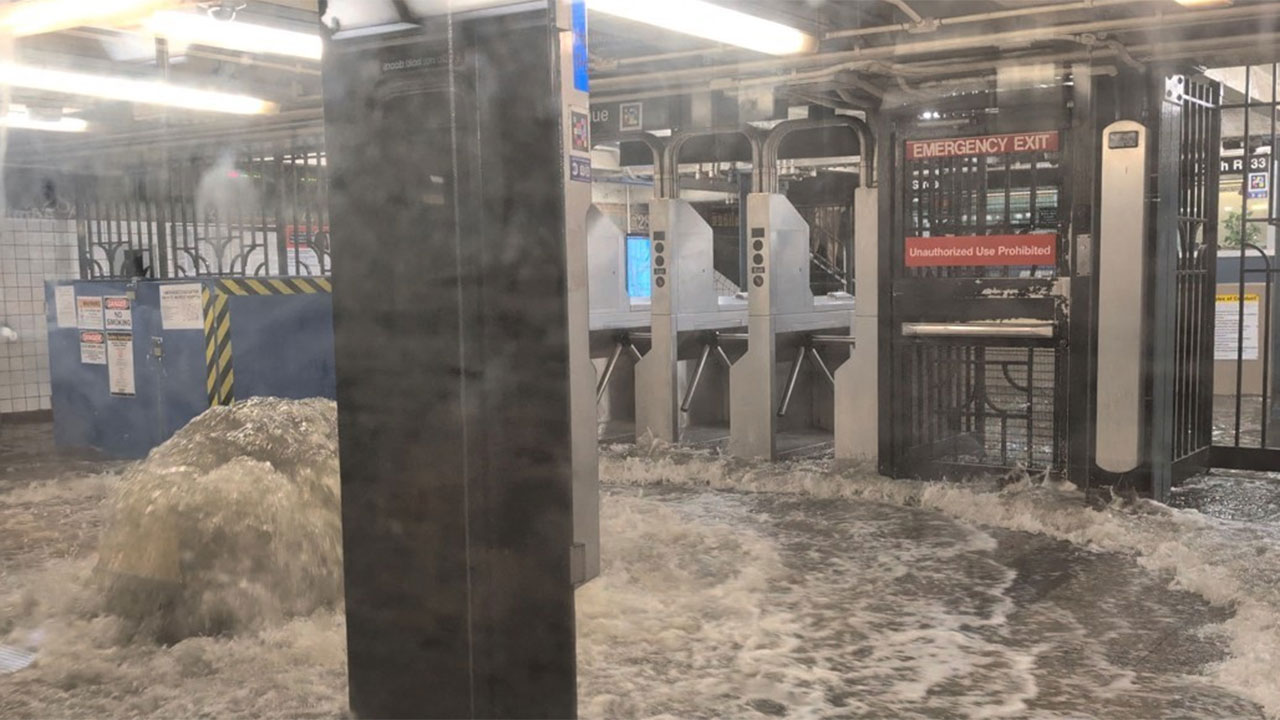 폭우 쏟아진 미국 뉴욕‥지하철역 침수되고 비행편 취소 속출