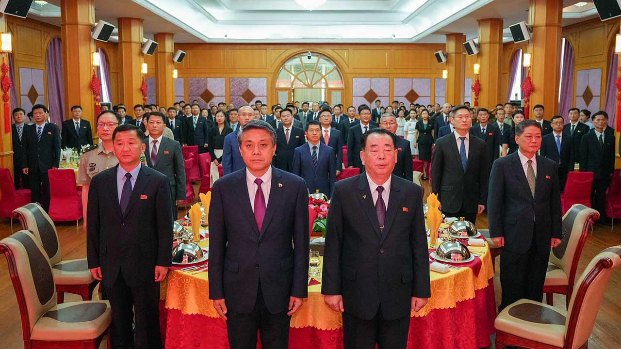 중국, 6년 만에 평양서 건군절 행사