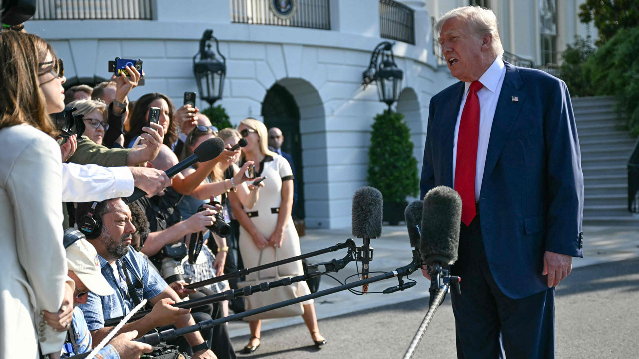 백악관 "불공정 무역장벽 낮추기 위해 한국과 생산적인 협상 계속"