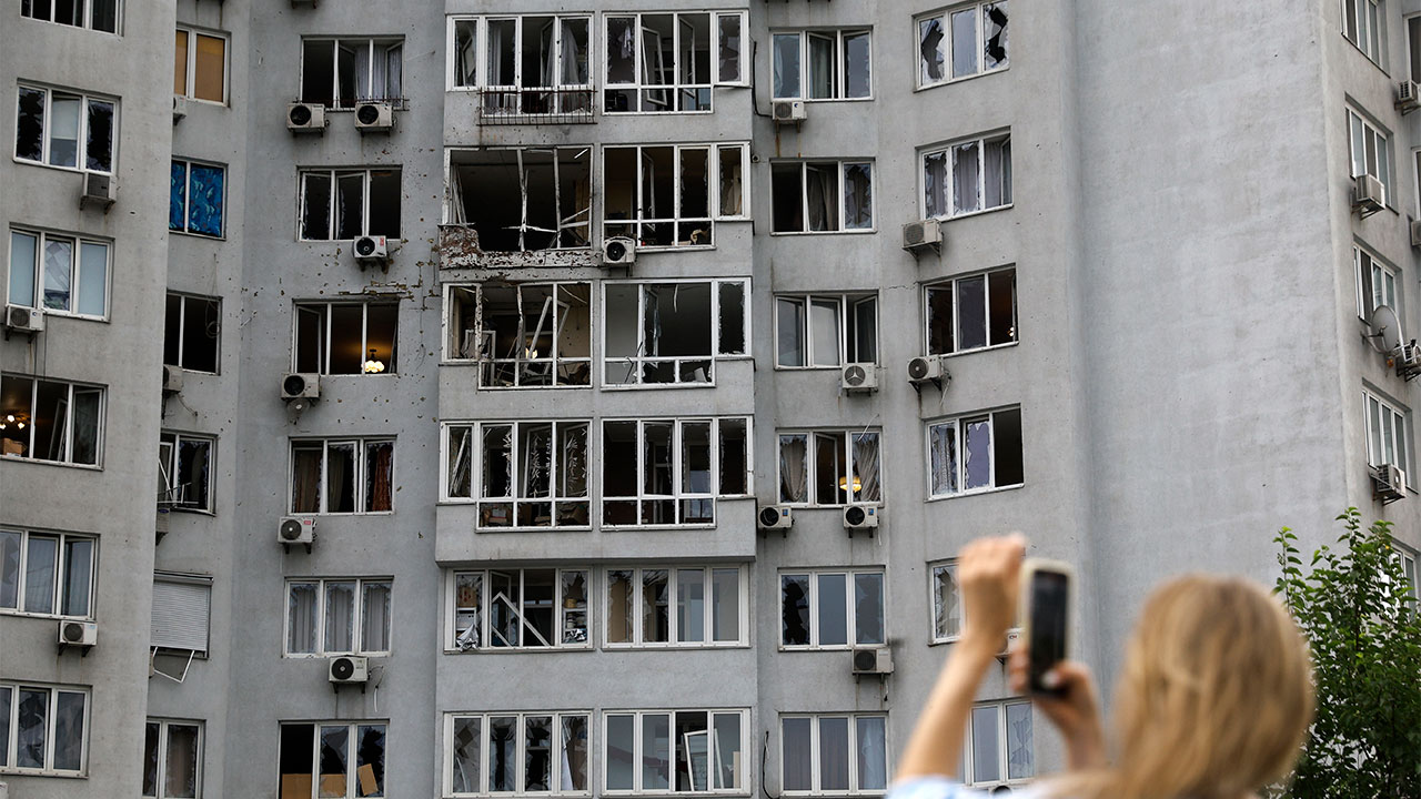 러시아, 우크라 수도 키이우 공습‥어린이 포함 8명 부상