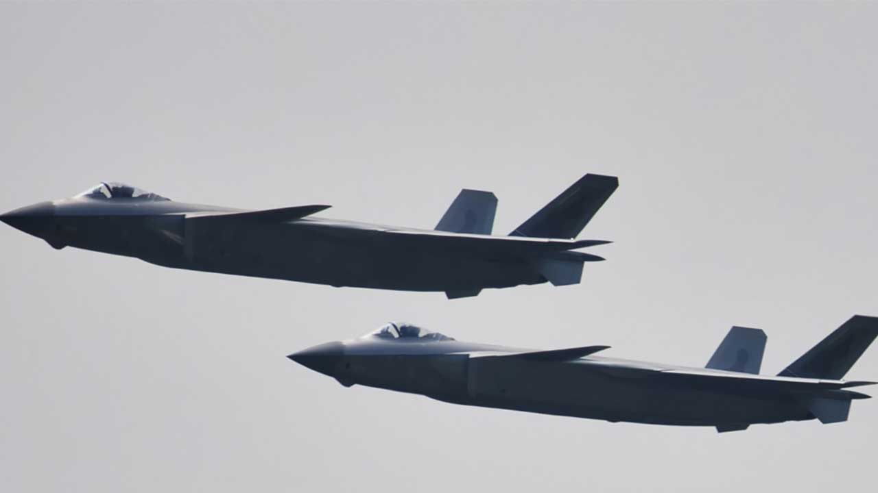 SCMP "중 스텔스 전투기, 대한해협 동수로 통과‥한·일에 미보고"