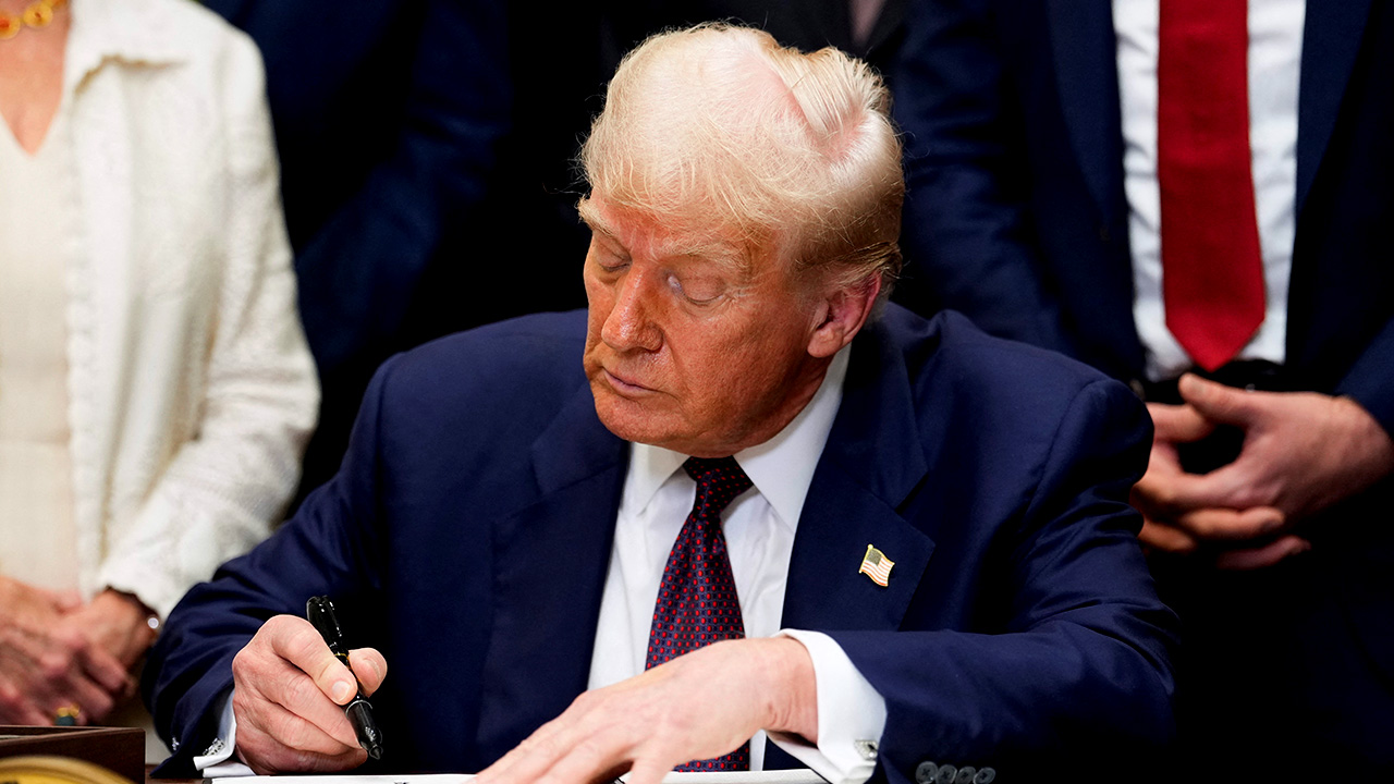 트럼프, 한국 상호관세 '25%→15%' 행정명령 서명‥오는 7일 발효