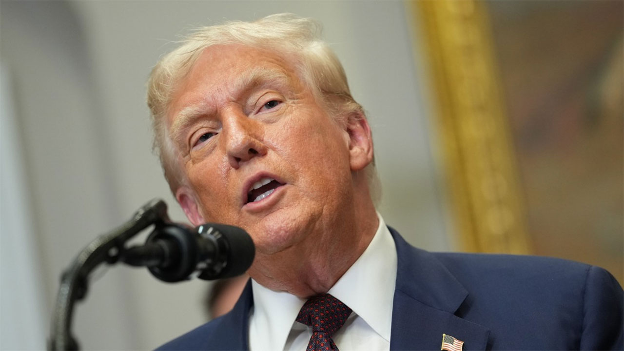 캐나다 관세 35%로 올린 트럼프 "추가 협상 가능성 열려 있다"