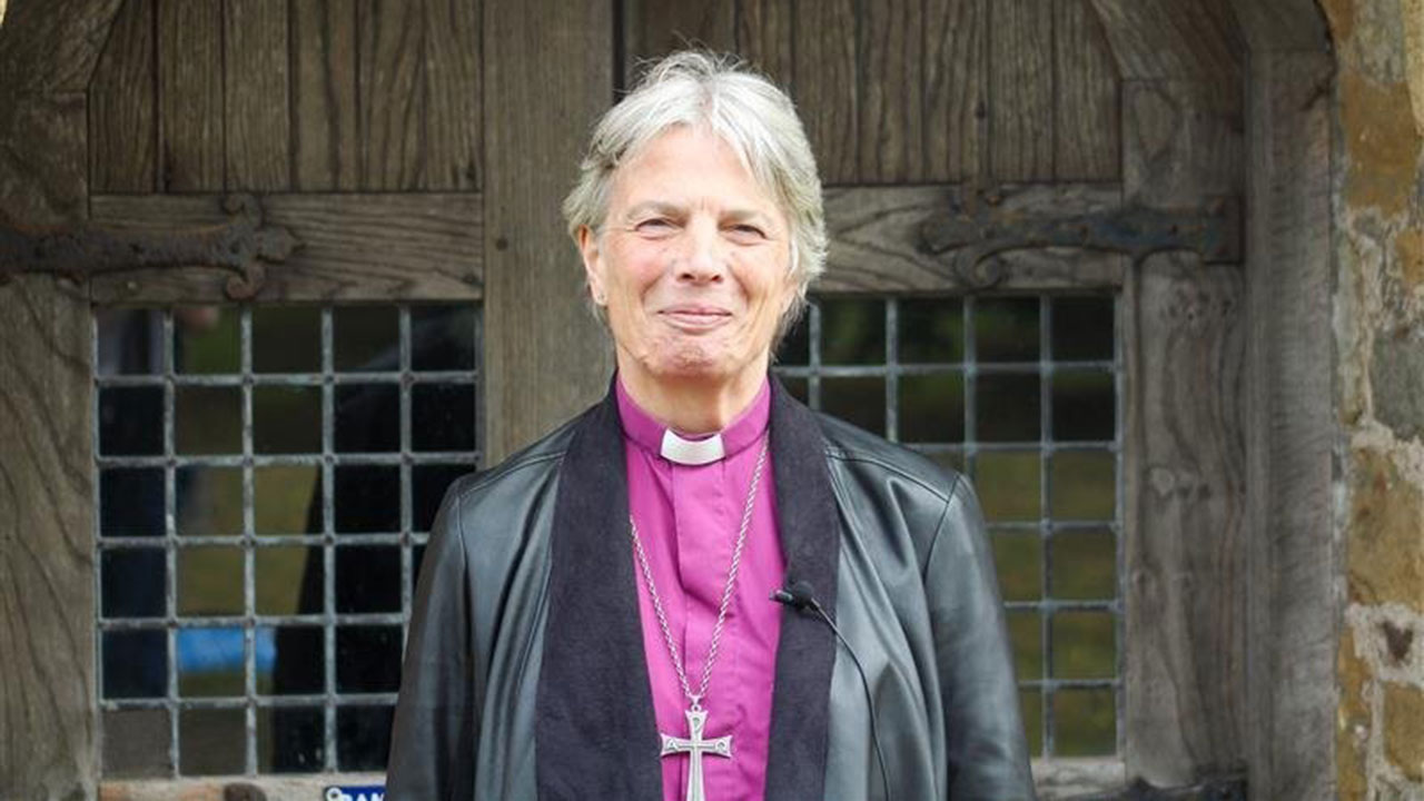 영국서 최초의 공개적인 여성 동성애 대주교 탄생‥장기간 성적 지향 숨겨