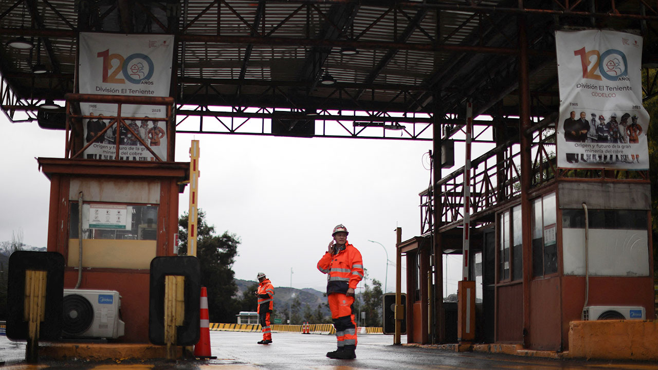 '세계 최대' 칠레 구리 광산 비극‥매몰 광부 5명 전원 사망