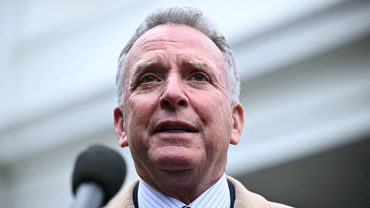 트럼프 특사 모스크바 방문…대러 제재 카드로 푸틴 설득 시도