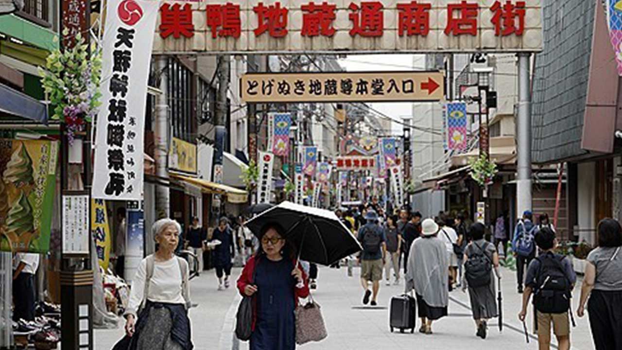 일본 인구 작년 '역대 최다' 약 91만 명 줄어‥16년 연속 감소