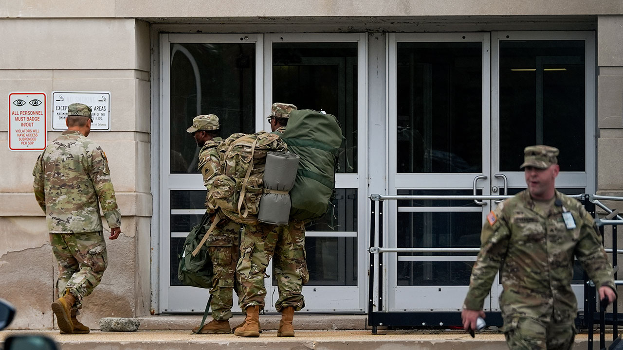 트럼프 발표 하루 만에‥워싱턴DC 곳곳 주방위군 배치 시작