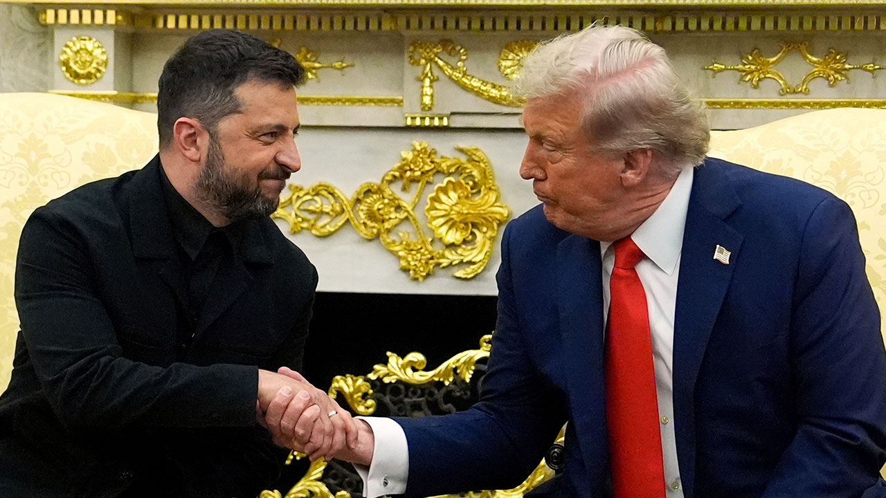 "우크라, '미국의 안전보장' 확보 위해 트럼프에 1천억 달러 무기 구매 제안"