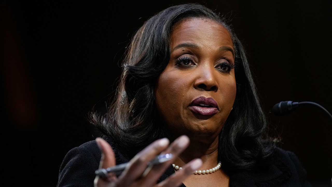 트럼프 사퇴 압박에 연준 이사 "굴복할 생각 없다"