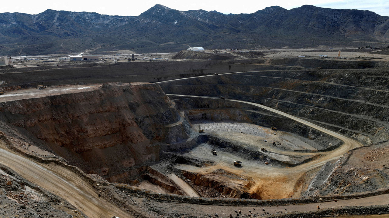 "미, 반도체법 자금 20억 달러 핵심광물 지원으로 전용 검토"