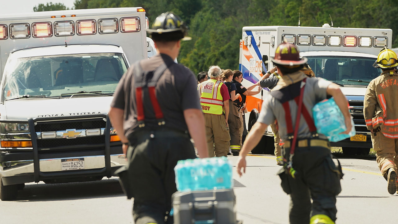 나이아가라서 뉴욕으로 가던 관광버스 전복‥"사상자 다수"