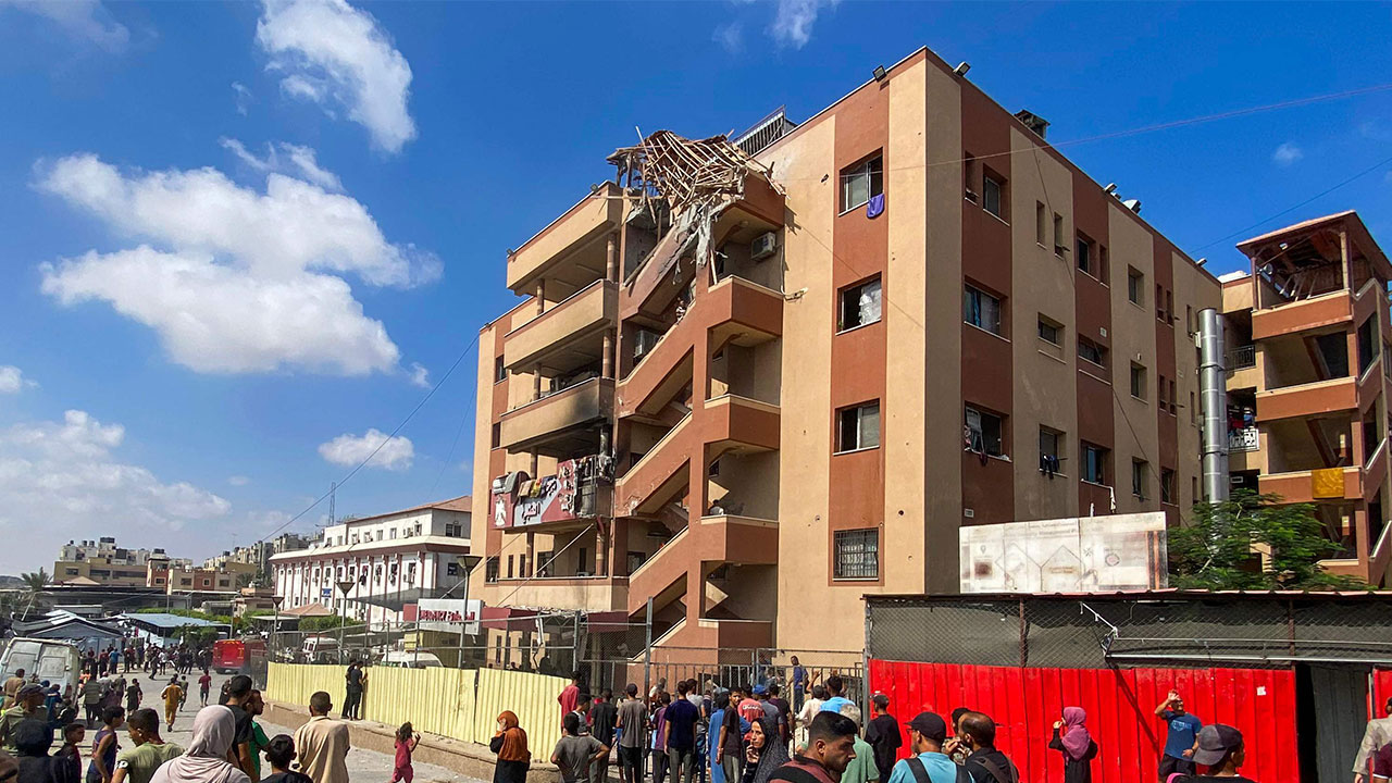 이스라엘 가자 병원 공습"언론인구조대원 등 20명 사망"