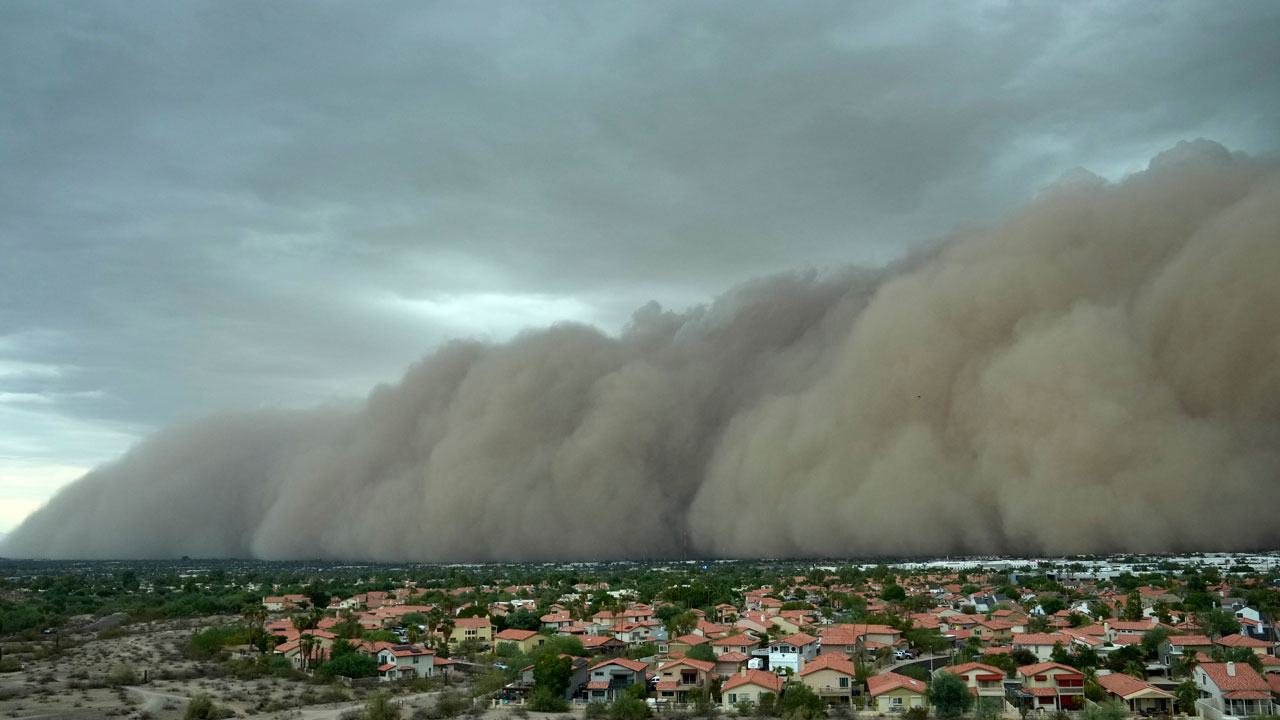 미국 애리조나 거대한 모래폭풍에 공항마비 등 피해