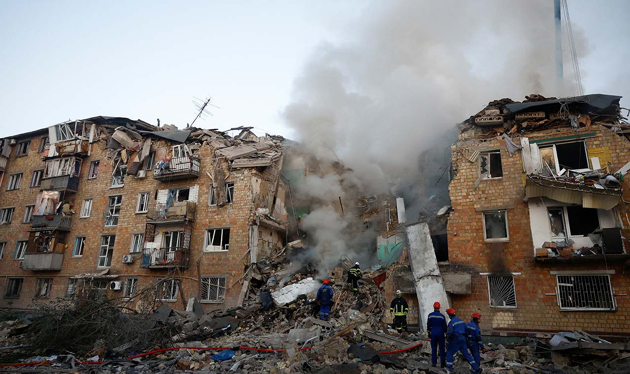 종전담판 불씨 꺼지나‥러, 우크라 수도 맹폭에 20여 명 사망