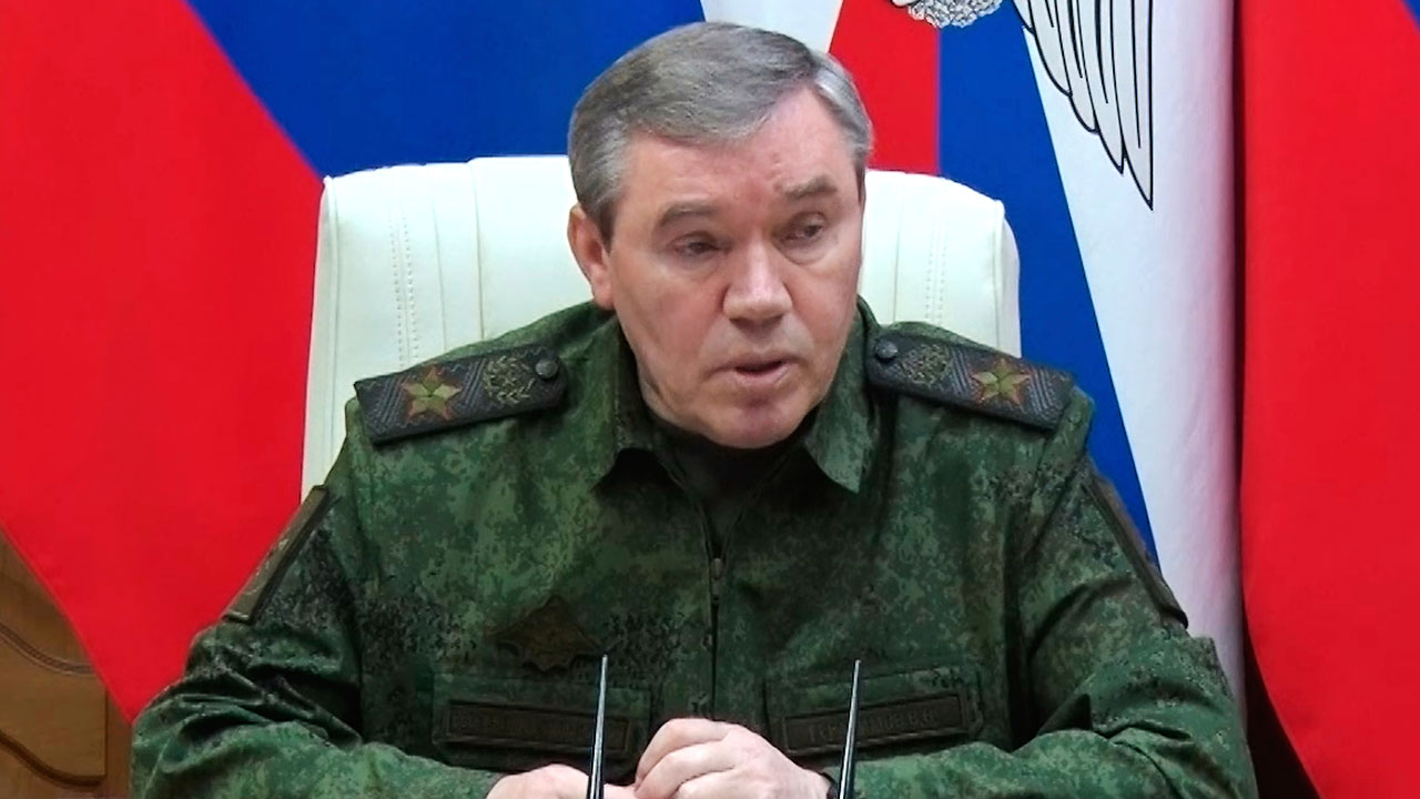 러 총참모장 "거의 모든 우크라 전선서 쉬지 않고 진격중"