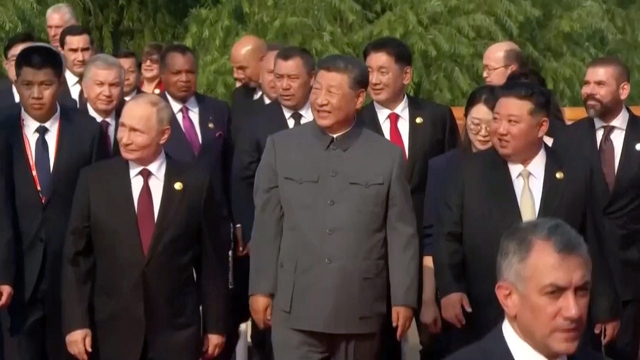 열병식 시작‥북중러 정상 66년 만에 한자리