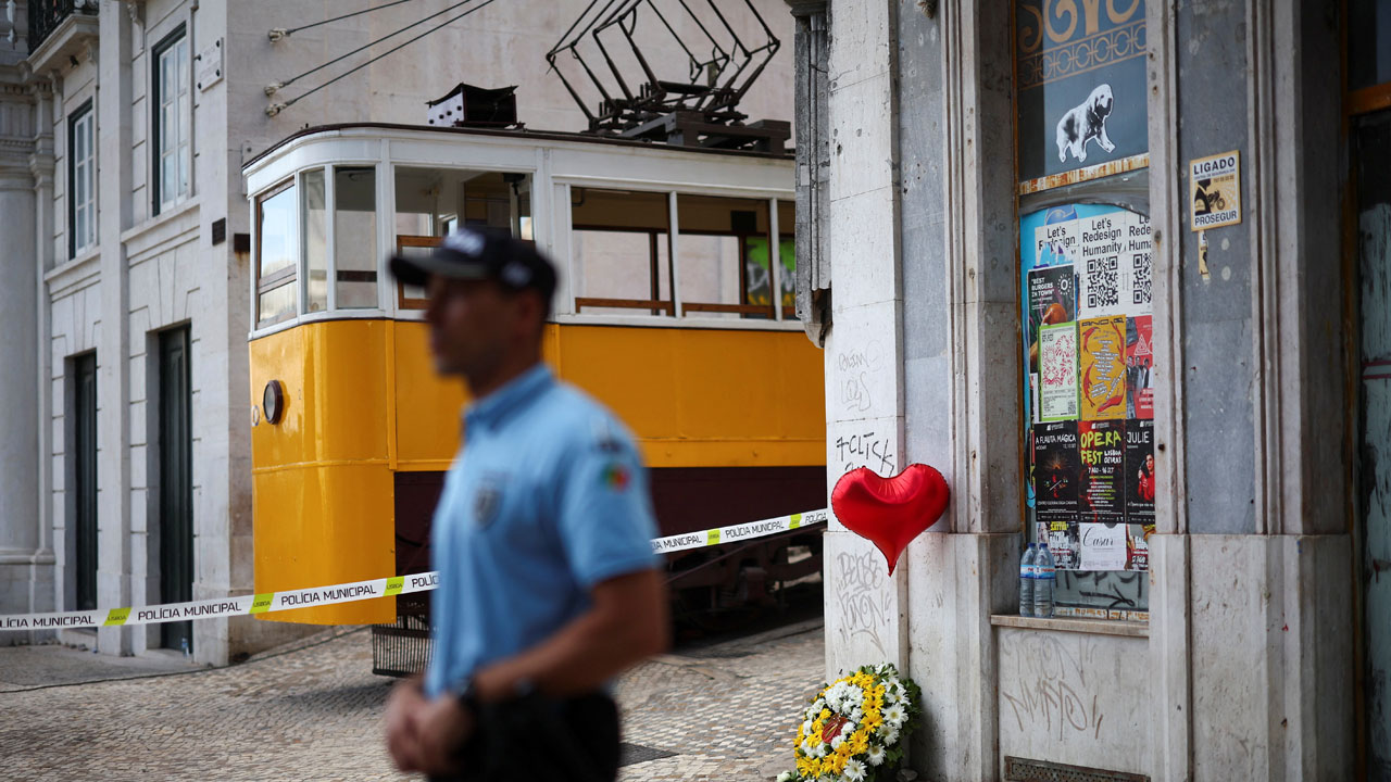 "리스본 전차 탈선 사고로 한국인 2명 사망"
