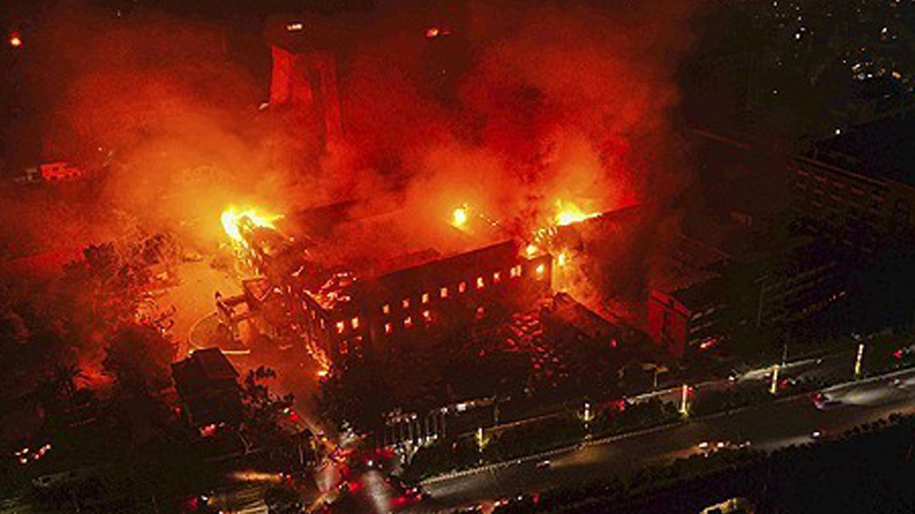 네팔 시위로 34명 사망‥임시정부 지도자로 전 대법원장 거론