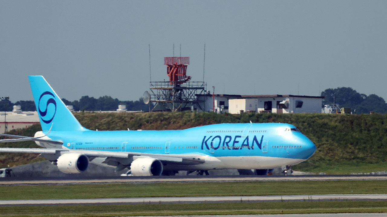 [속보] 석방 근로자 316명 태운 전세기 인천국제공항 착륙