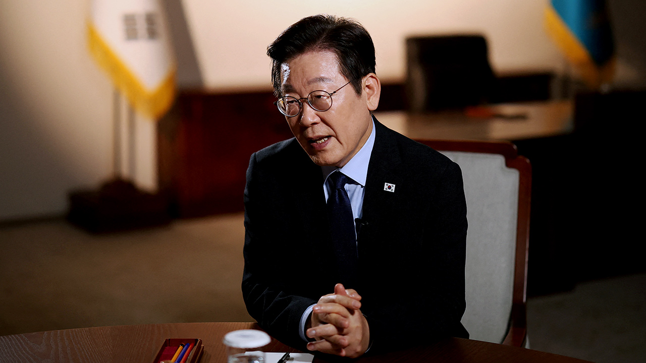 로이터 통신 "이재명 대통령, 미국 관세 조속 해결해야"