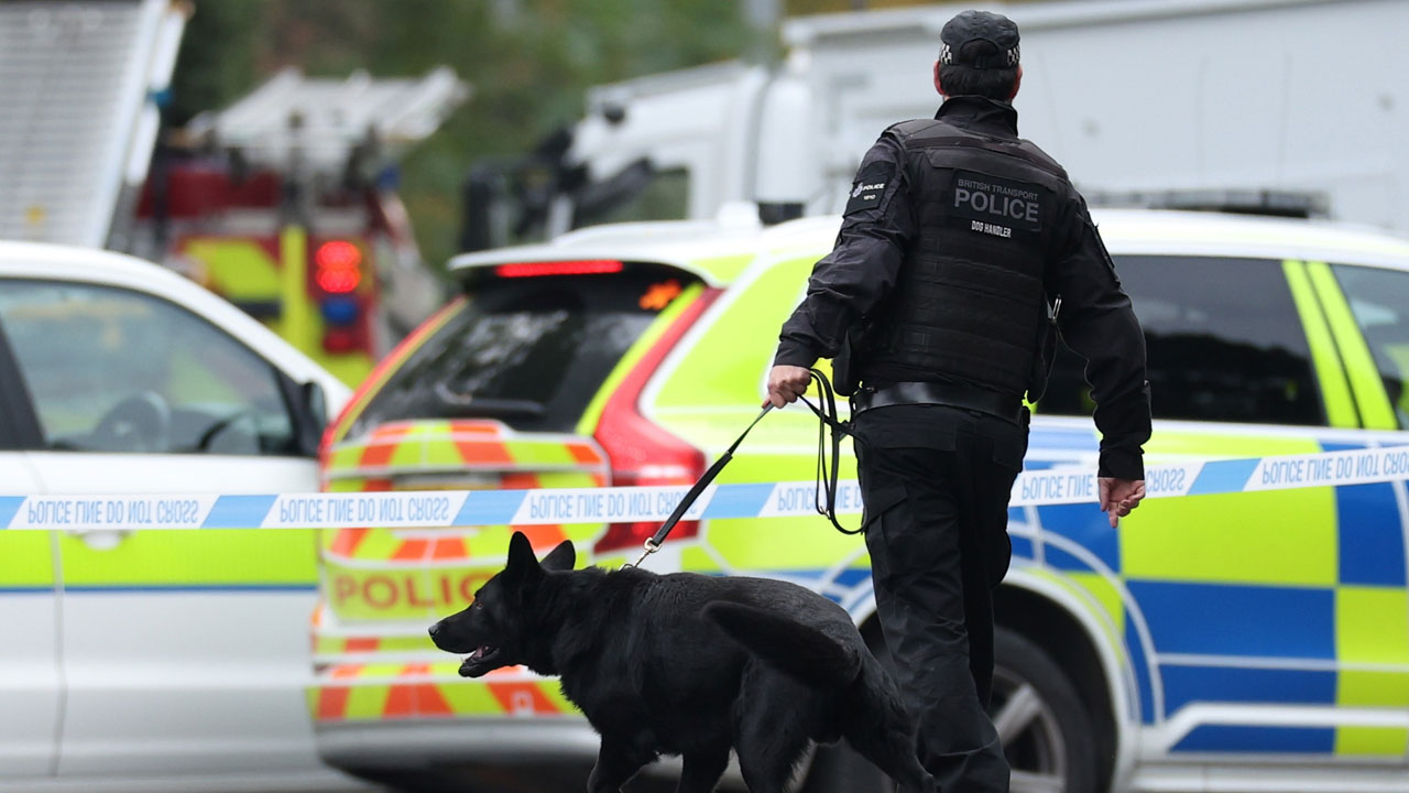 영 맨체스터 유대교 회당 앞 흉기 테러 2명 사망·다수 부상