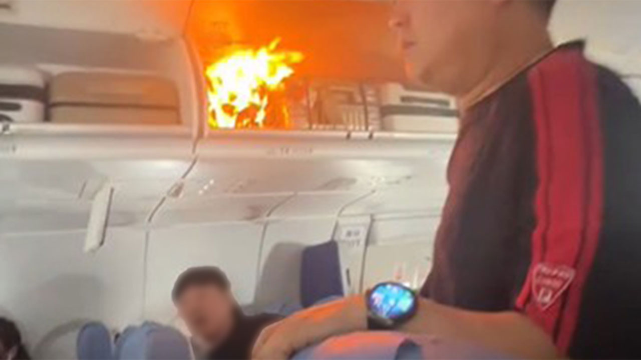 인천행 중국 여객기, 수하물 보조배터리 불로 상하이 비상착륙