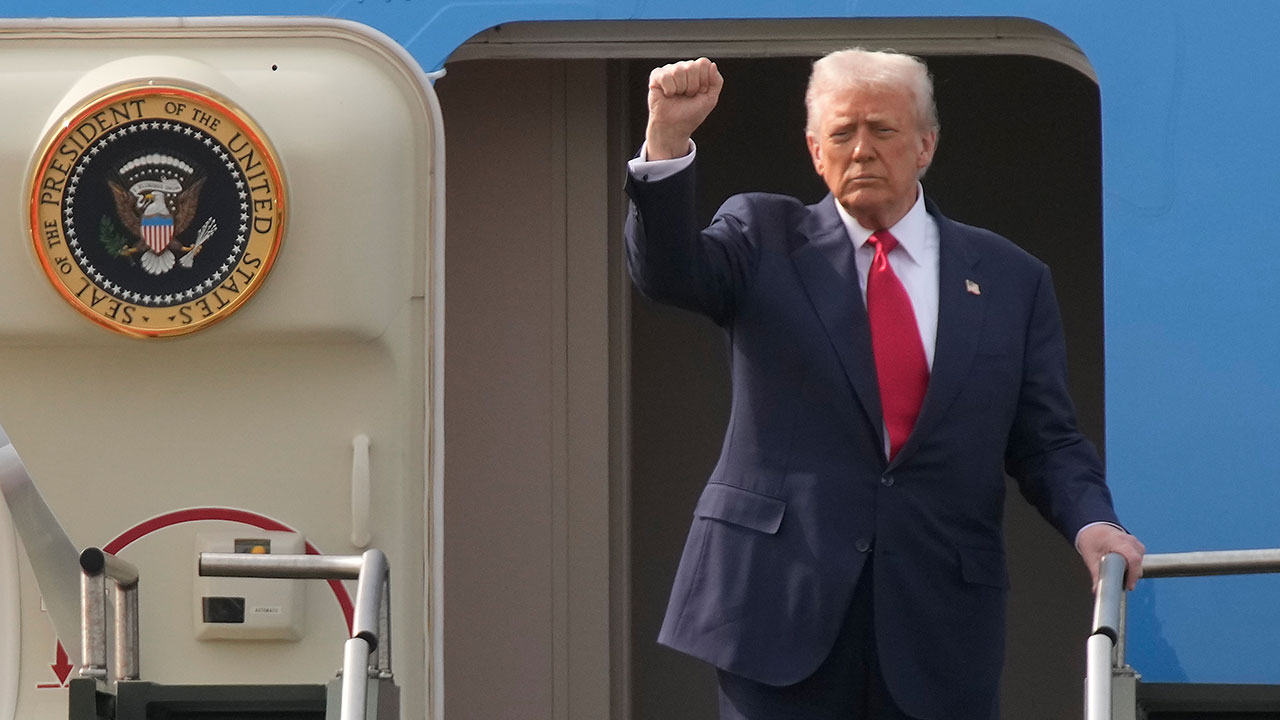 트럼프 "中, 희토류 수출통제 유예‥美는 中에 펜타닐 관세 10%P 인하"