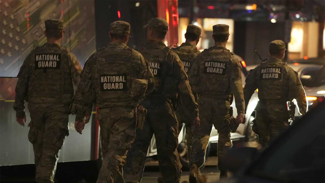 백악관 앞 총격범은 아프간 군인 출신‥미군 협력자로 4년 전 입국