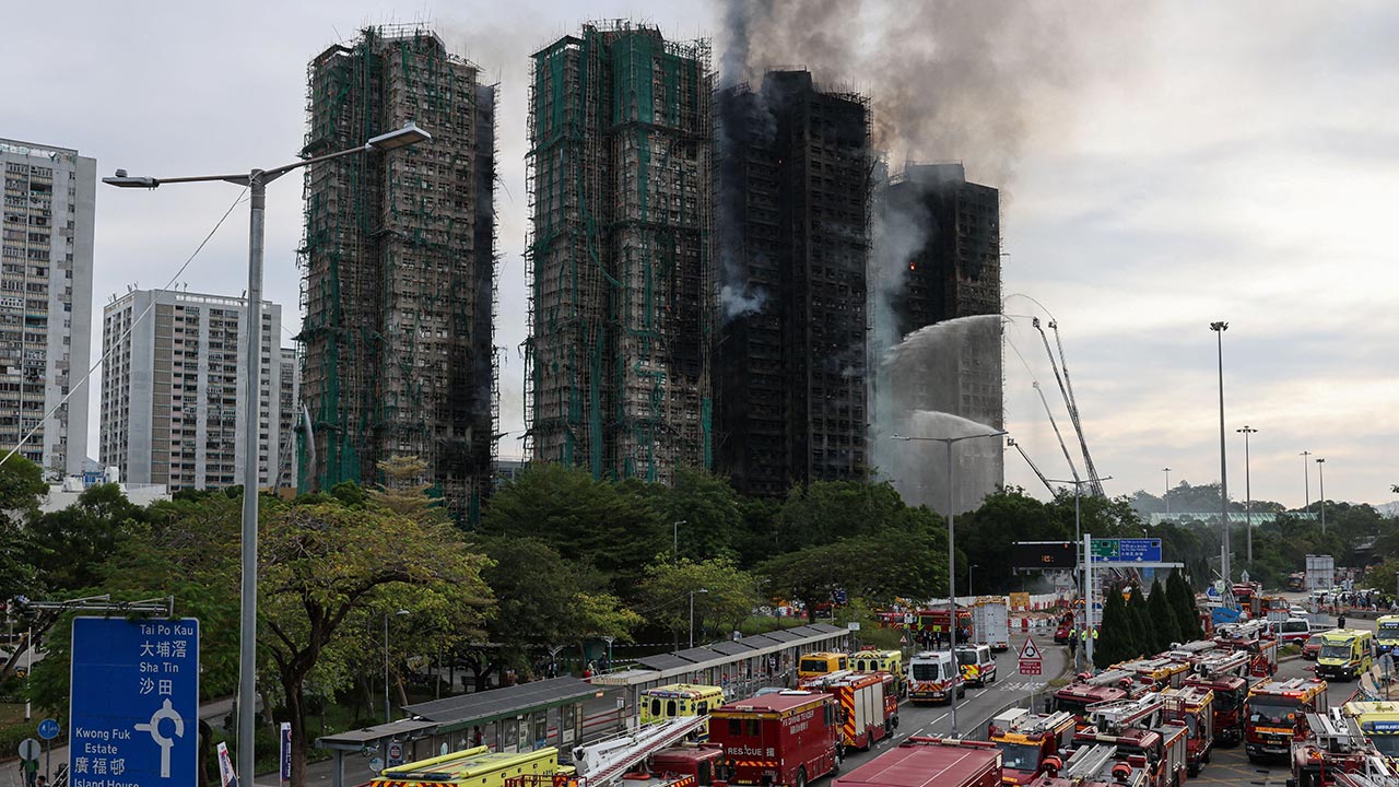 [속보] 홍콩 소방국 "아파트 화재 사망자 55명으로 증가"