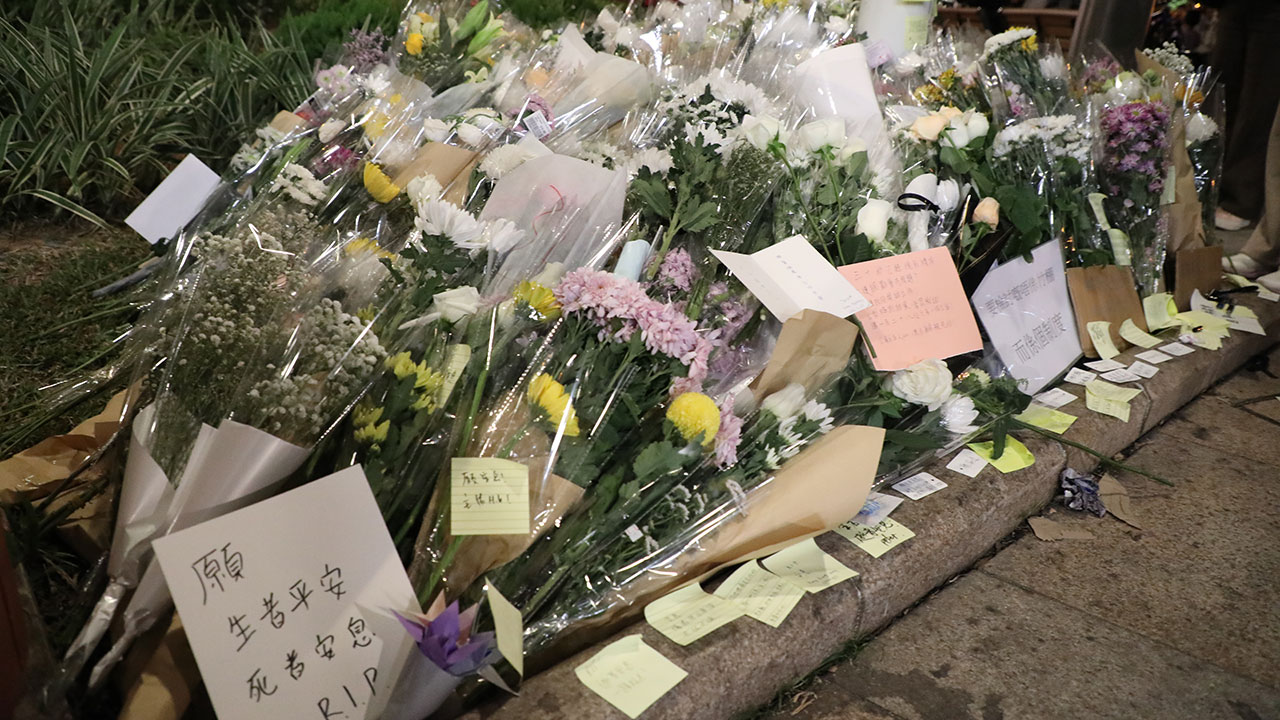 홍콩 당국 "아파트 화재 사망 151명으로 늘어‥30여 명 실종"