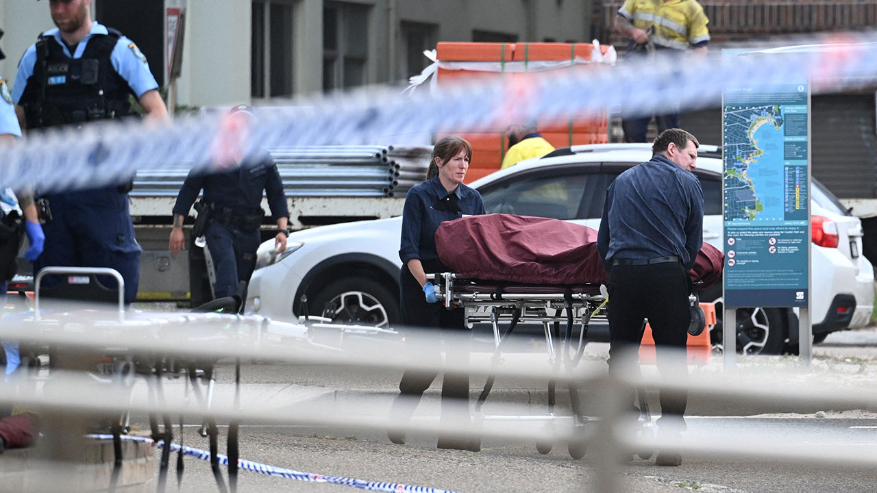 시드니 해변 총격 사망자 16명으로 늘어‥1명은 어린이