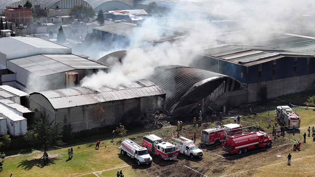 '10명 탑승' 항공기 멕시코서 추락‥"최소 6명 사망"