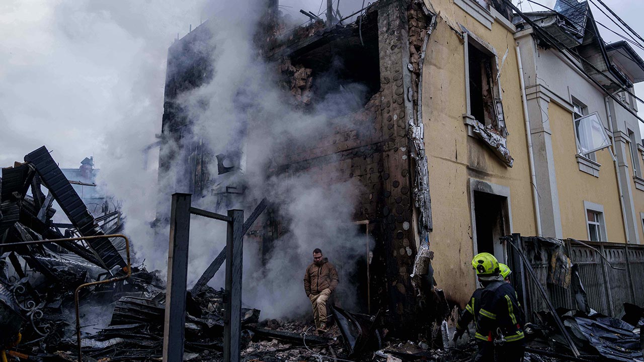 러 '트럼프·젤렌스키 회담' 앞두고 공세‥"148곳 공격"