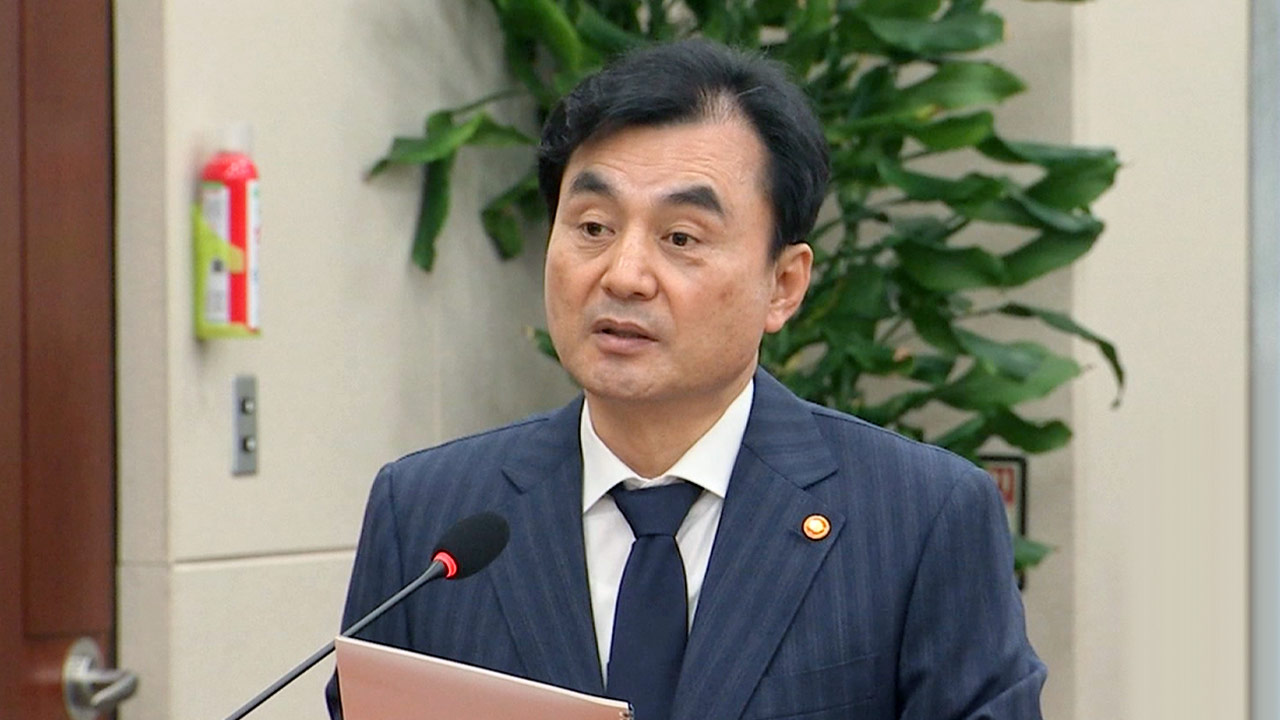 [단독] 빗썸 직원에 국회 출입증 발급해준 안규백 장관실‥사기업 직원과 정무 논의?