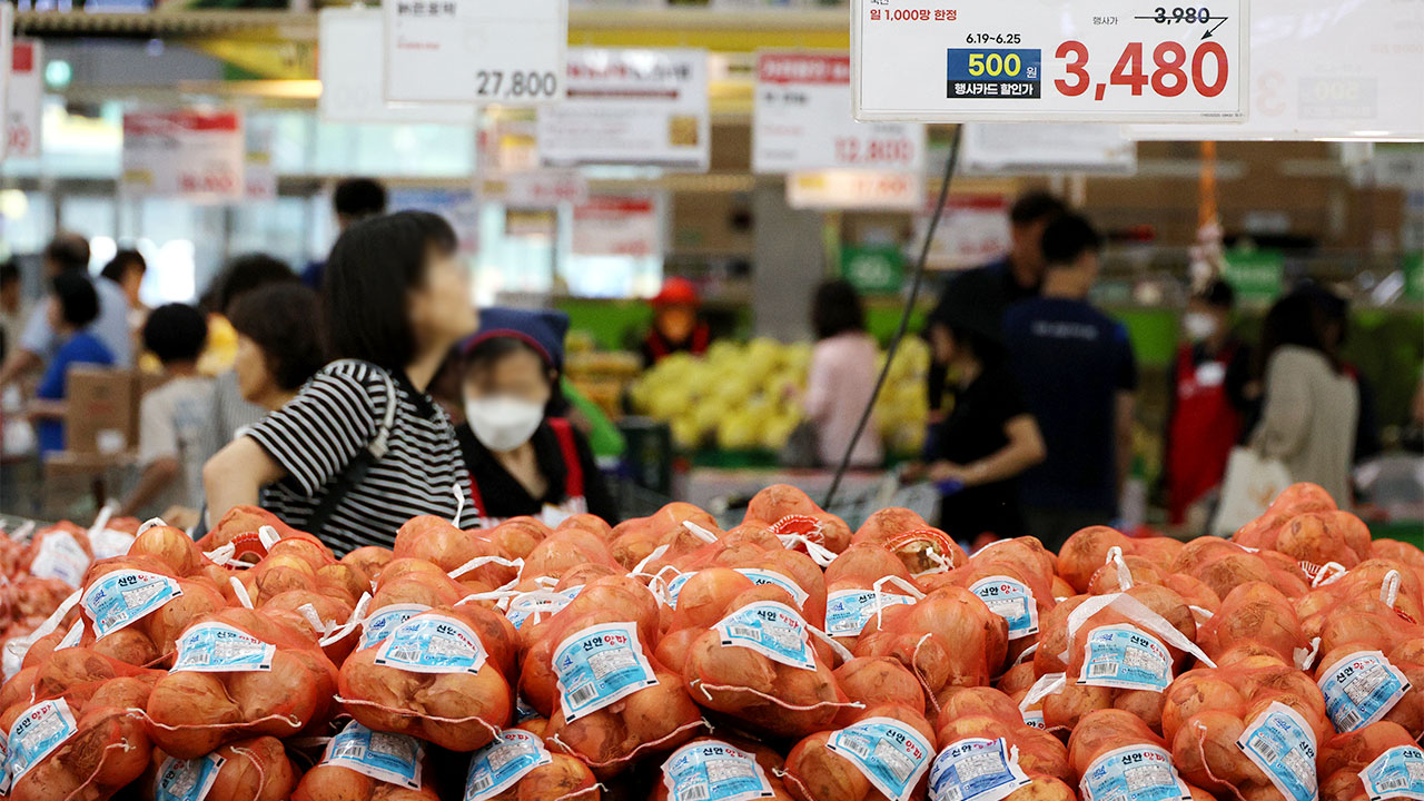 양파 가격 약세에‥비축물량 1만 5천 톤 수출해 시장격리