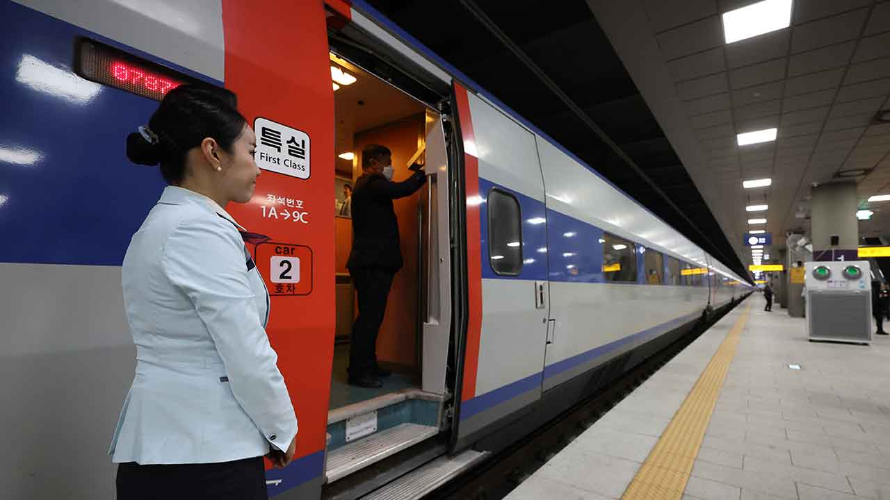 내일부터 서울역에서 SRT, 수서역에서 KTX 탄다‥부산 하루 1회 왕복