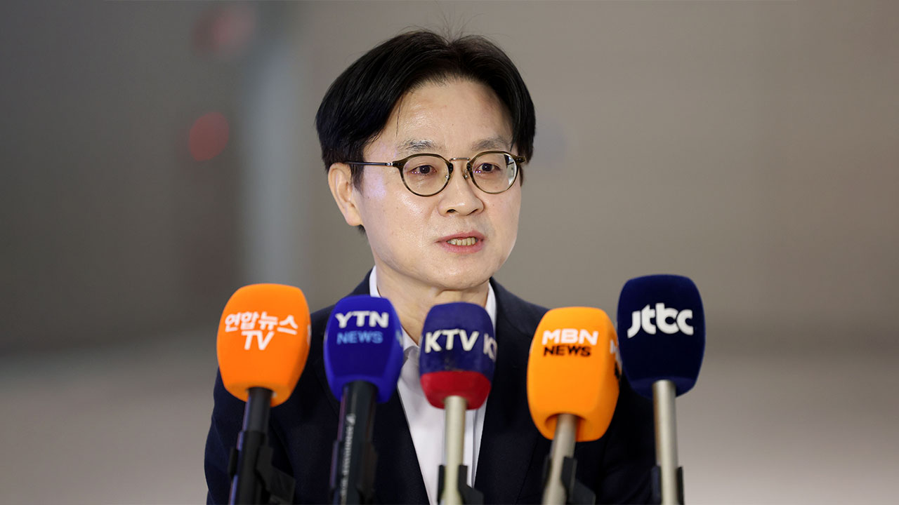 김정관, 최대 60조 원 규모 캐나다 잠수함 수주 지원 출국