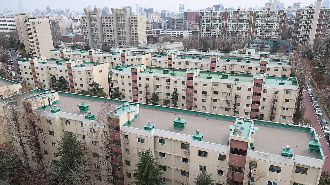 서울 아파트값 상승폭 0.12→0.10% 둔화‥강남 3구 하락 지속