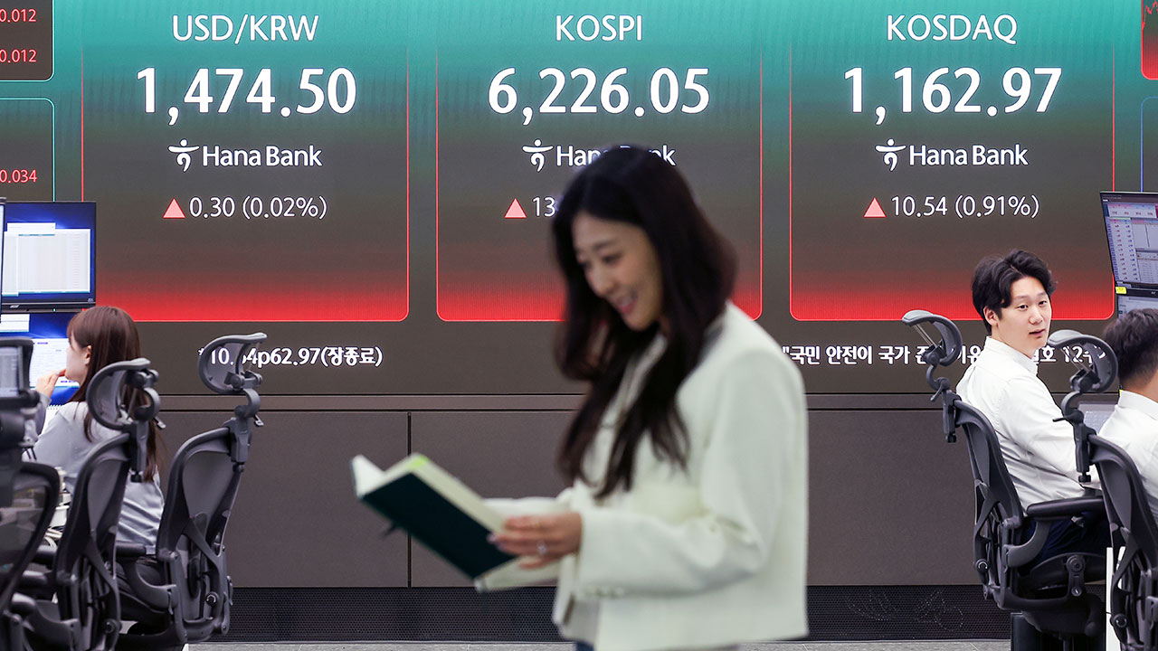 코스피 전쟁 이후 처음 6,200선 재진입‥'21만 전자·115만 닉스'