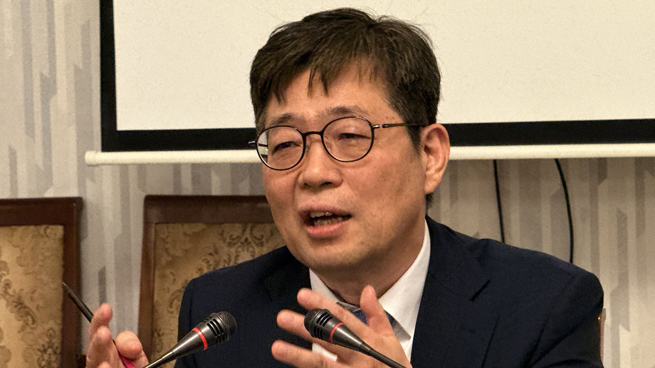 한은 부총재 "금리 인상 고민할 때‥5월 금통위서 신호 나올수도"