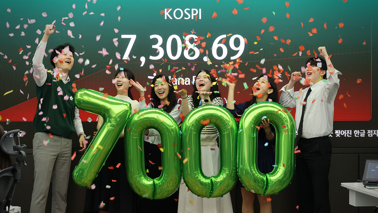 코스피 개장 직후 급등 7,300마저 돌파‥매수 사이드카 발동