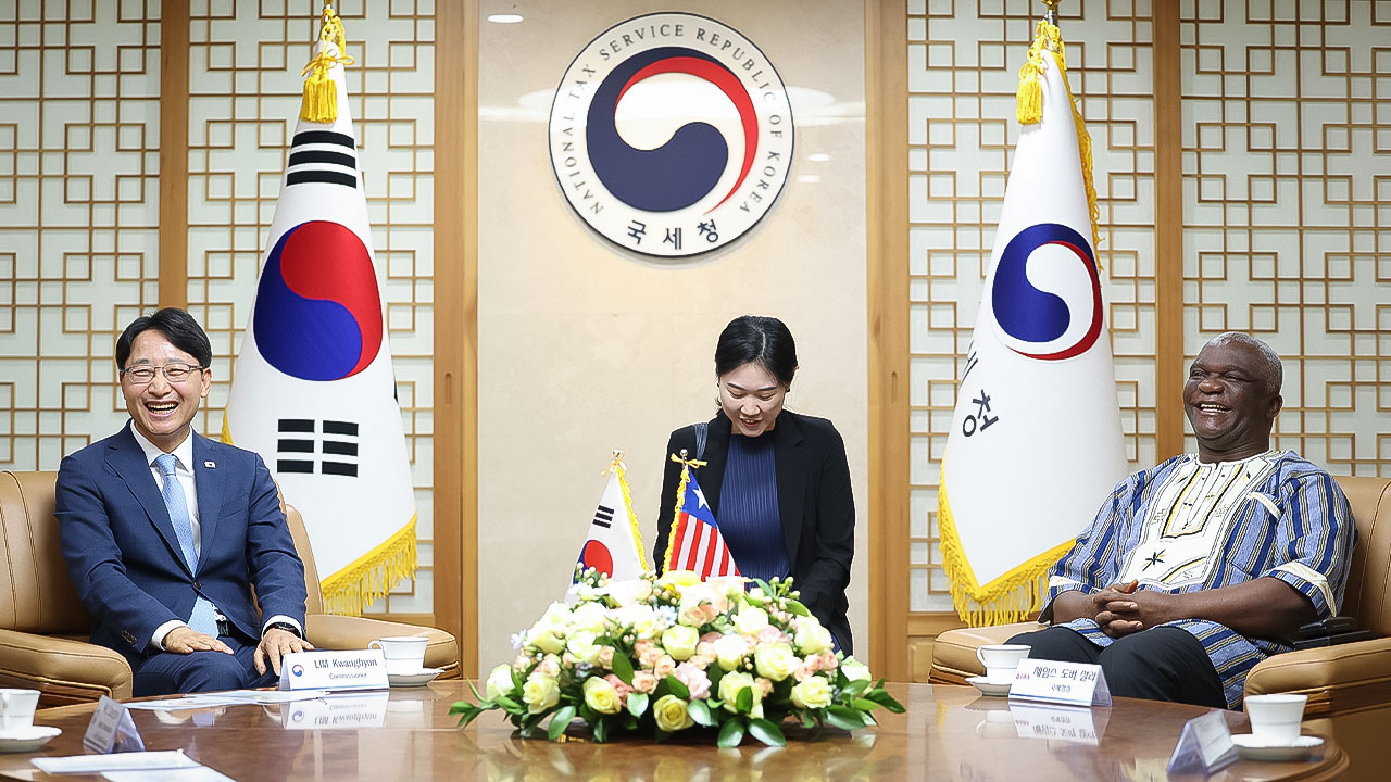 4천억 원 체납 '선박왕 권혁' 잡는다‥한·라이베리아 국세청장, 공조 MOU 체결