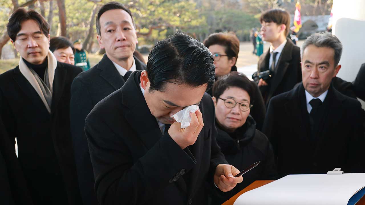 국힘 지도부 현충원 참배‥장동혁 "국민을 위한 정치"