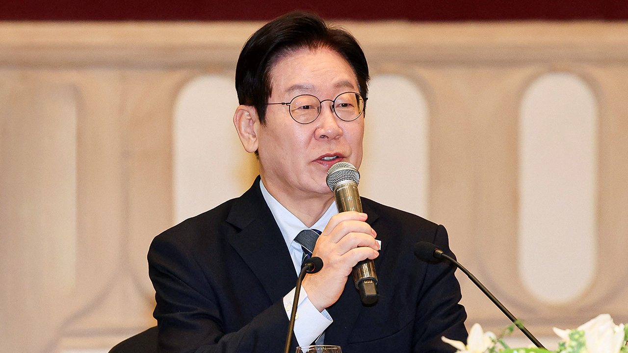 이 대통령 "중국, 서해구조물 일부 옮길 것‥공동수역 선긋자 제안"