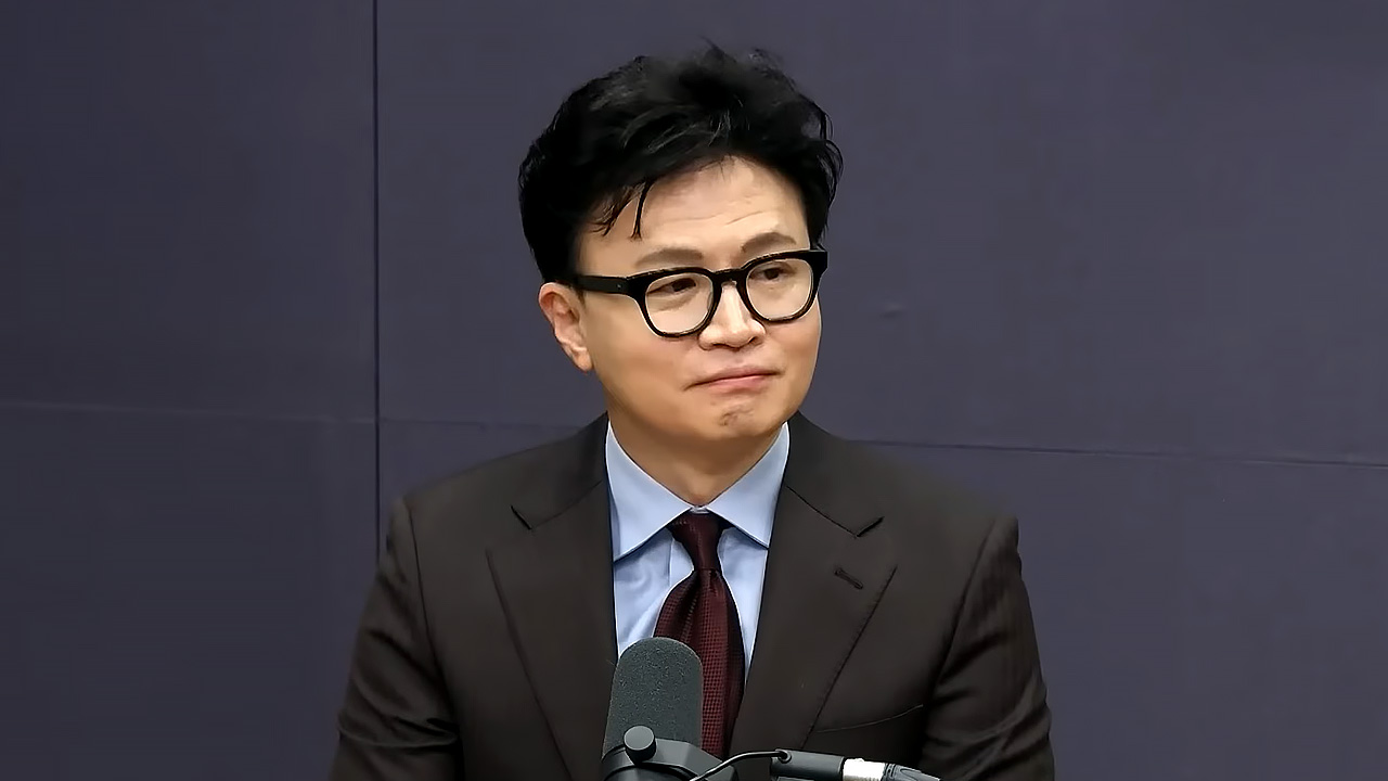 한동훈 "'계엄옹호' 고성국 입당, 국민의힘 계엄 극복 의지 의구심"