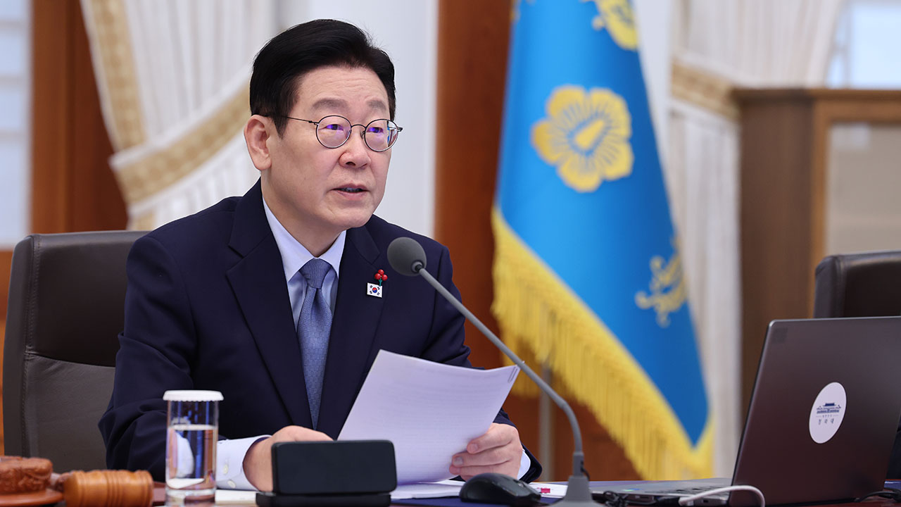 이 대통령, 무인기 수사 비난에 "평화가 경제이고 최고의 안보"