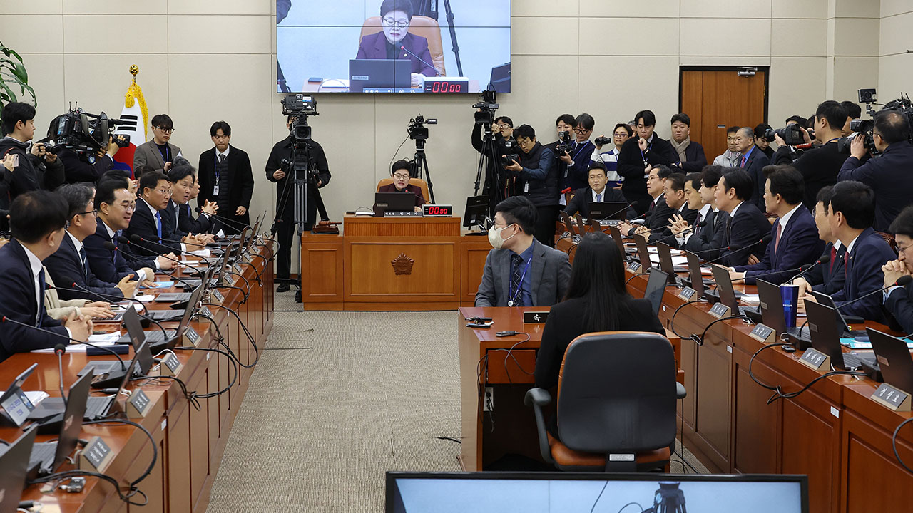 이혜훈 인사청문회 파행‥"자료제출 미비" vs "청문회에서 검증"