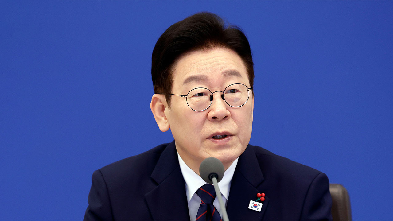 대통령 국정지지율 53.1%‥"이혜훈·합당 논란이 상승세 상쇄" [리얼미터]